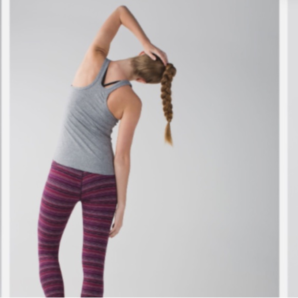 - -Lululemon leggings-twist regal plum size 2 wunder under. Nwot